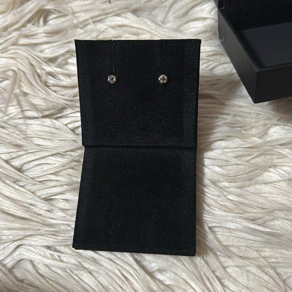 New in box Versace silver Medusa green stud earrings - Picture 3 of 5